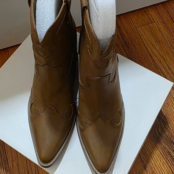 Womens cowgirl style boots - Picture 2 of 5